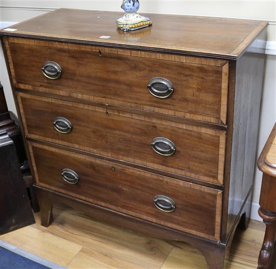 A Regency mahogany chest of drawers W.89cm